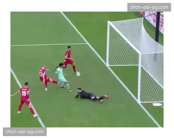 战术瞬间：马赛门将长传发动进攻，6秒内完成全场奔袭进球